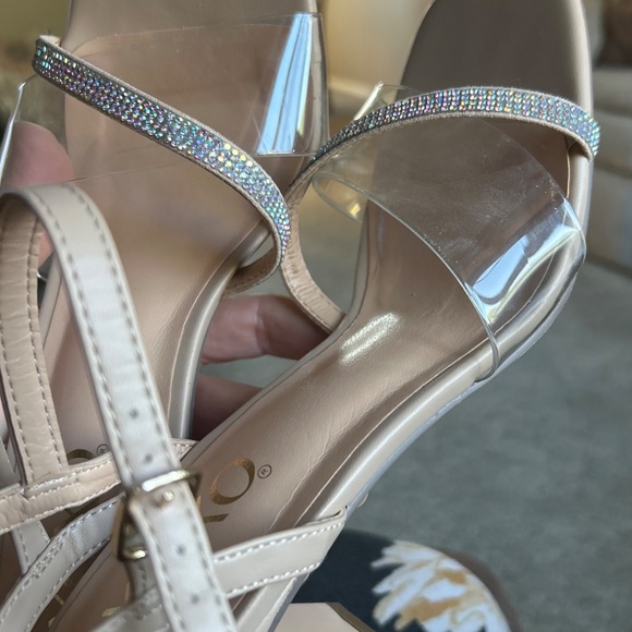 Heels - Picture 3 of 3